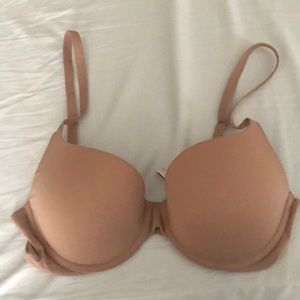 Victoria’s Secret t-shirt push-up bra